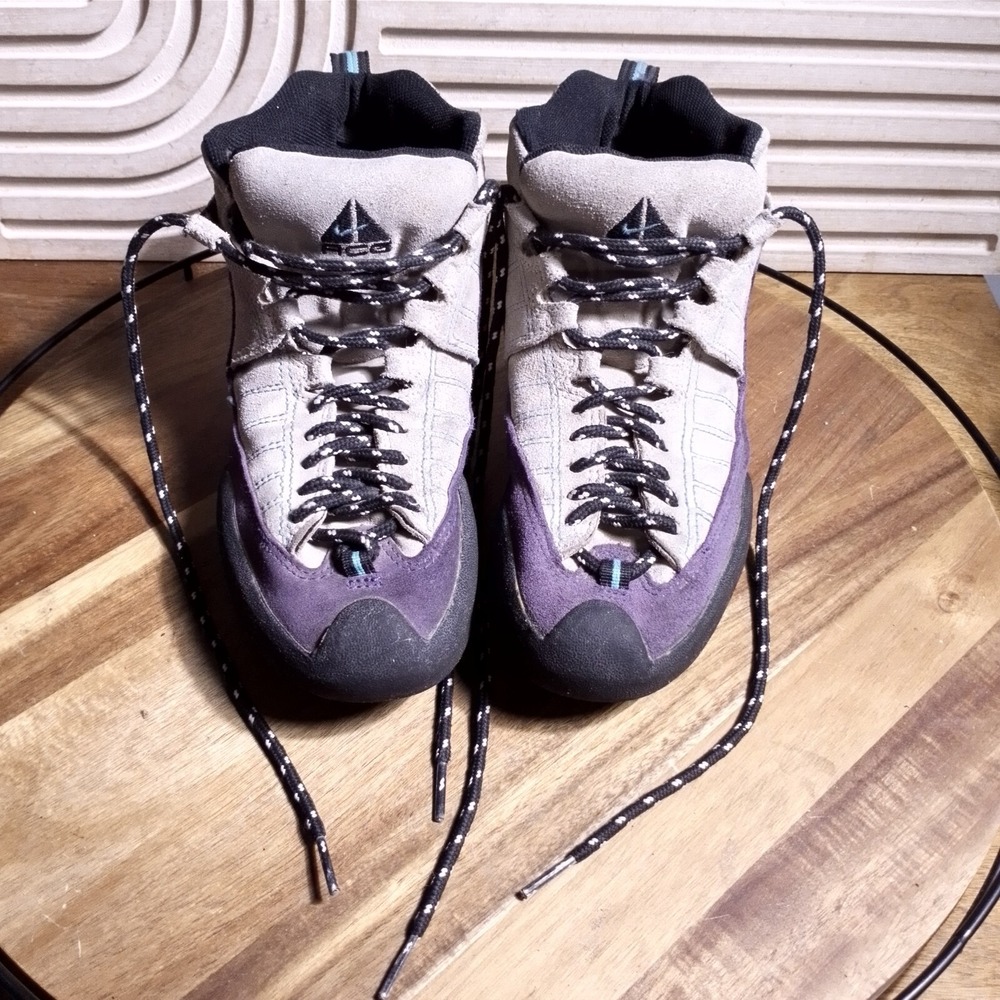Vintage Nike Air Lava Dome ACG / Approach woman's size 8 Hiking Pre-owned 1997